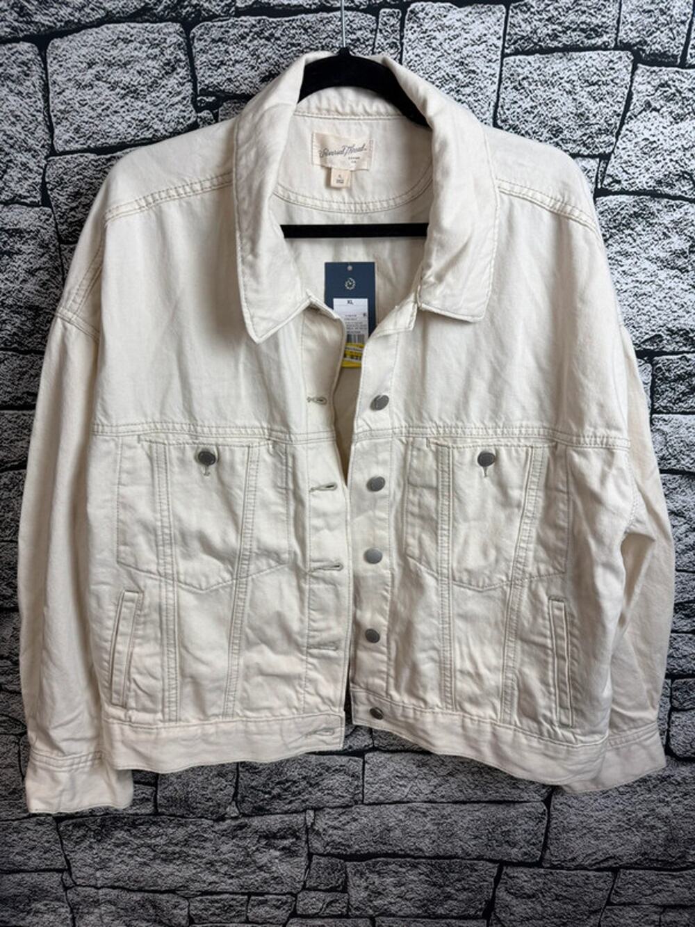 NWT Ladies Universal Thread Denim Jacket - XL